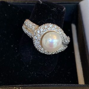 14k White Gold/pearl Met Museum of Art